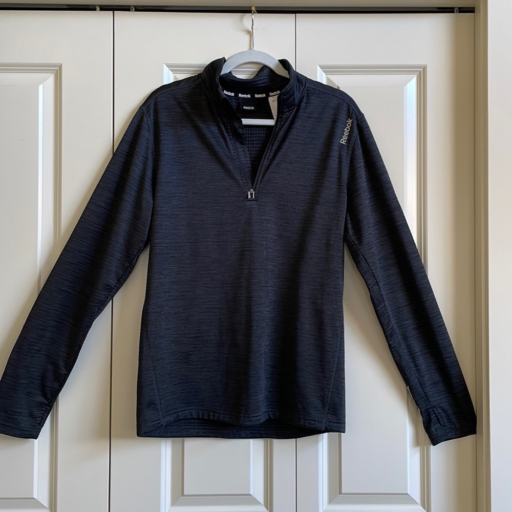 Reebok Athletic Pullover Long Sleeve 1/3 zipper front top, Excellent Condition